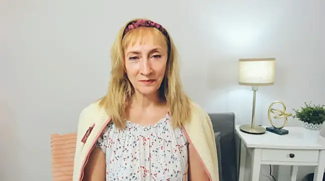 Snapshot of MargaretMilf69 chatting on February 2025 01:08:01 PM MargaretMilf69 online show from February 2025 01:08:01 PM