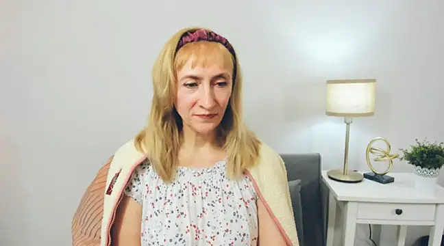Snapshot of MargaretMilf69 chatting on February 2025 04:09:02 PM MargaretMilf69 online show from February 2025 04:09:02 PM
