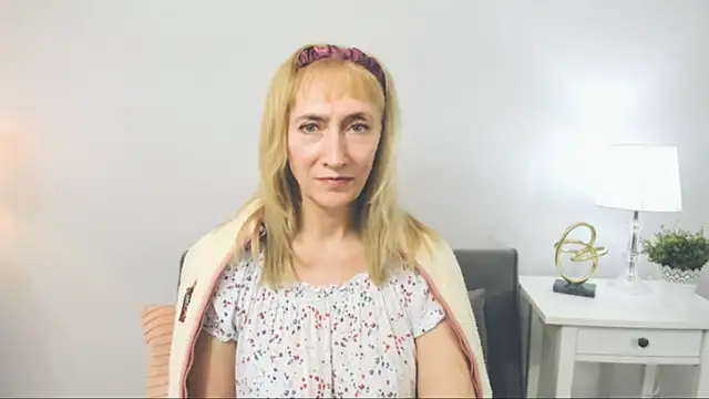 Snapshot of MargaretMilf69 chatting on February 2025 09:27:01 AM MargaretMilf69 online show from February 2025 09:27:01 AM
