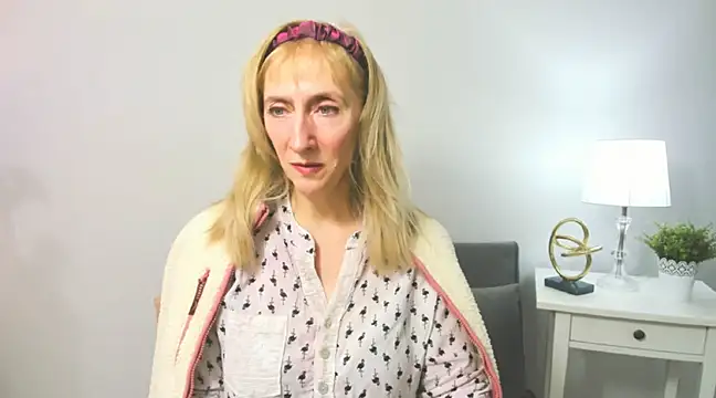 Snapshot of MargaretMilf69 chatting on February 2025 04:14:02 PM MargaretMilf69 online show from February 2025 04:14:02 PM