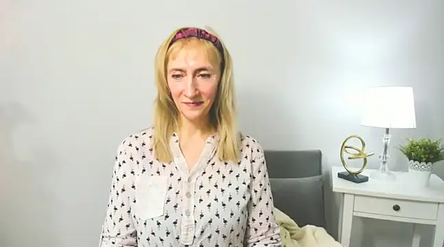 Snapshot of MargaretMilf69 chatting on February 2025 07:19:02 PM MargaretMilf69 online show from February 2025 07:19:02 PM