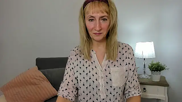 Snapshot of MargaretMilf69 chatting on February 2025 01:25:02 PM MargaretMilf69 online show from February 2025 01:25:02 PM