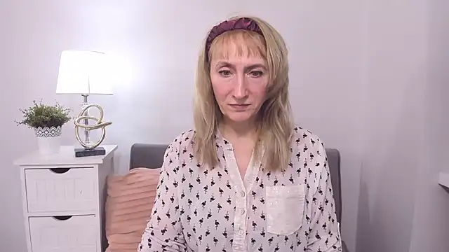 Snapshot of MargaretMilf69 chatting on March 2025 04:46:02 PM MargaretMilf69 online show from March 2025 04:46:02 PM