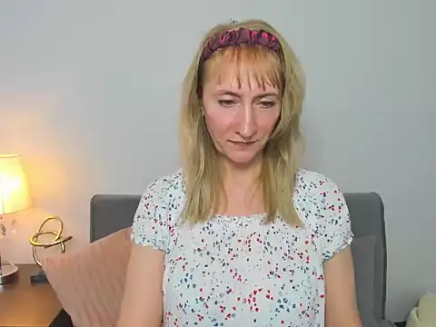 Snapshot of MargaretMilf69 chatting on March 2025 04:44:02 PM MargaretMilf69 online show from March 2025 04:44:02 PM