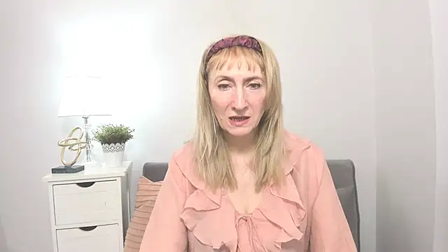 Snapshot of MargaretMilf69 chatting on March 2025 01:24:01 PM MargaretMilf69 online show from March 2025 01:24:01 PM