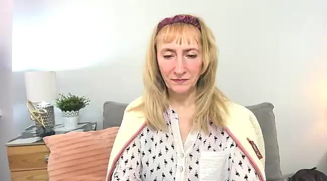 Snapshot of MargaretMilf69 chatting on March 2025 01:34:02 PM MargaretMilf69 online show from March 2025 01:34:02 PM