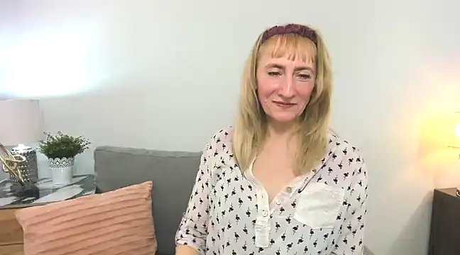 Snapshot of MargaretMilf69 chatting on March 2025 04:40:02 PM MargaretMilf69 online show from March 2025 04:40:02 PM