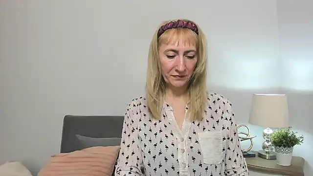 Snapshot of MargaretMilf69 chatting on March 2025 01:30:01 PM MargaretMilf69 online show from March 2025 01:30:01 PM