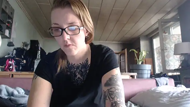 Astrid-Gilbert online show from February 2025 11:11:02 AM