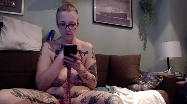 Astrid-Gilbert online show from February 2025 08:47:01 PM