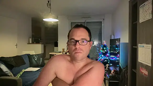 Funnyjul31 online show from December 2025 07:18:01 PM