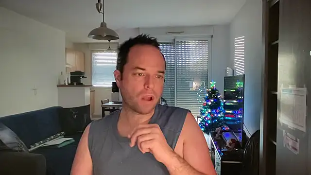 Funnyjul31 online show from December 2025 03:30:01 PM