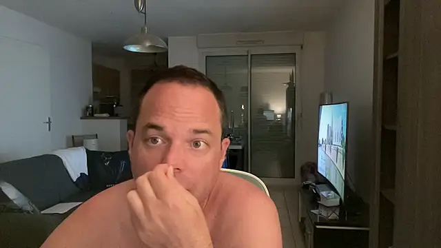 Snapshot of Funnyjul31 chatting on May 2026 03:39:02 PM Funnyjul31 online show from May 2026 03:39:02 PM