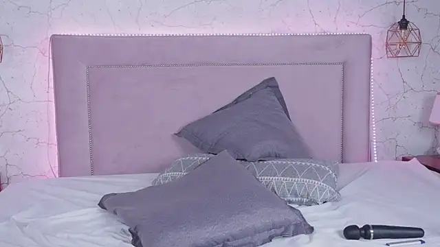 MillaBlis online show from March 2025 01:48:01 AM