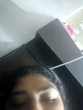 naina78910 online show from December 2025 04:34:01 PM