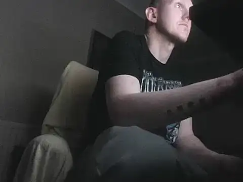 Snapshot of hunkiefend21 chatting on February 2025 06:15:02 AM hunkiefend21 online show from February 2025 06:15:02 AM