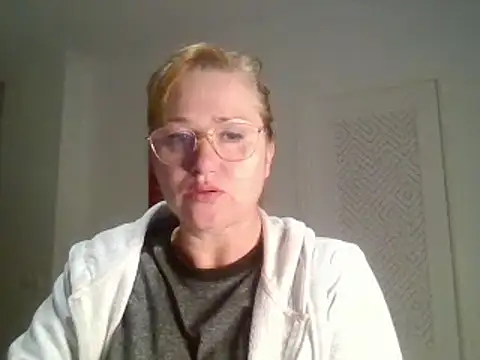 Luzia-Sal online show from February 2025 09:01:01 PM