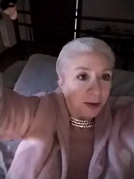 Snapshot of divinaerotica chatting on February 2025 02:57:01 PM divinaerotica online show from February 2025 02:57:01 PM