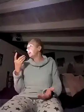 divinaerotica online show from November 2025 05:56:02 PM