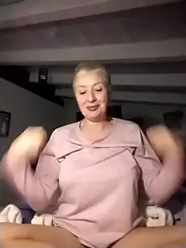 divinaerotica online show from December 2025 06:01:02 PM