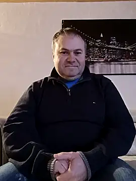 Snapshot of Pourleplasirs chatting on February 2025 11:27:01 PM Pourleplasirs online show from February 2025 11:27:01 PM