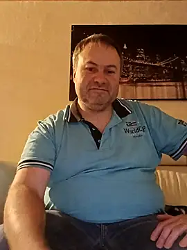 Snapshot of Pourleplasirs chatting on February 2025 01:40:02 AM Pourleplasirs online show from February 2025 01:40:02 AM