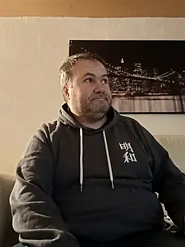 Snapshot of Pourleplasirs chatting on February 2025 02:39:02 AM Pourleplasirs online show from February 2025 02:39:02 AM