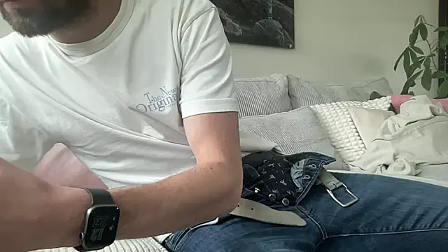 bullyboyy online show from October 2025 10:24:02 AM