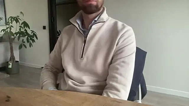 bullyboyy online show from October 2025 03:01:02 PM