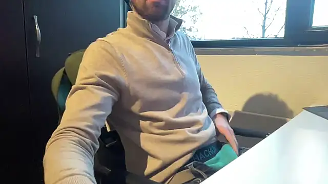 bullyboyy online show from December 2025 03:10:01 PM