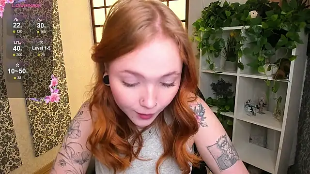 Snapshot of Maya_Light chatting on February 2025 01:42:01 AM Maya Light online show from February 2025 01:42:01 AM
