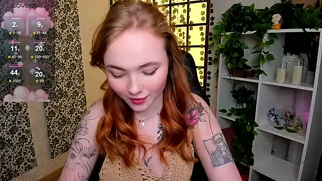 Snapshot of Maya_Light chatting on February 2025 08:31:02 AM Maya Light online show from February 2025 08:31:02 AM