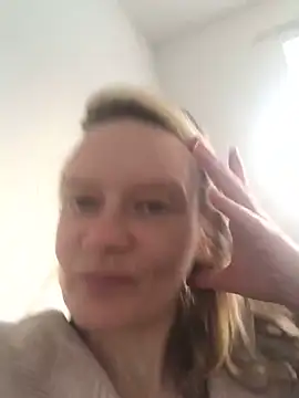 blondey206 online show from March 2025 05:18:02 PM