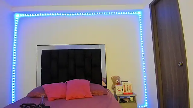 victoriacolin online show from March 2025 08:16:01 PM