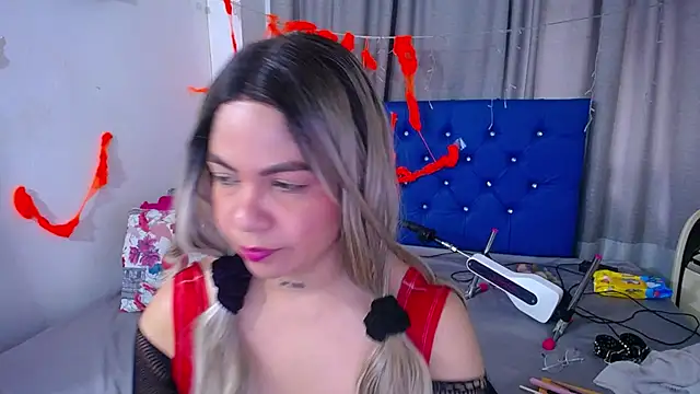 hornny cougar online show from October 2025 06:52:02 PM