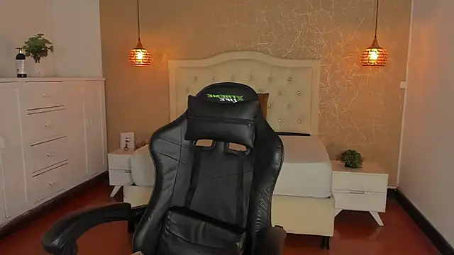 Hadley  online show from October 2025 02:45:01 AM