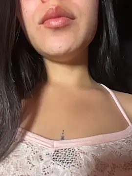 Snapshot of eileensophi chatting on February 2026 02:19:01 AM eileensophi online show from February 2026 02:19:01 AM