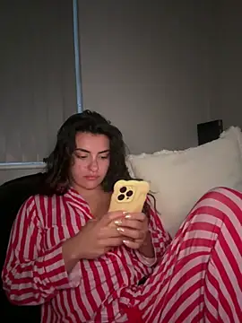 Snapshot of cute_carly_ chatting on May 2026 08:43:02 PM cute carly online show from May 2026 08:43:02 PM