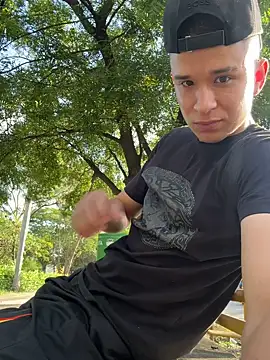 arevalo1124 online show from November 2025 08:41:01 PM