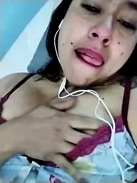 Snapshot of kamila_lovee chatting on February 2025 04:11:01 AM kamila lovee online show from February 2025 04:11:01 AM