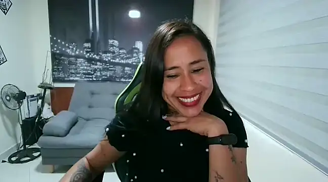 Snapshot of kamila_lovee chatting on February 2025 08:58:01 PM kamila lovee online show from February 2025 08:58:01 PM