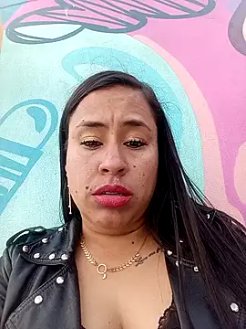 Snapshot of kamila_lovee chatting on February 2025 09:55:01 PM kamila lovee online show from February 2025 09:55:01 PM