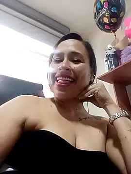 Snapshot of kamila_lovee chatting on March 2025 08:05:01 PM kamila lovee online show from March 2025 08:05:01 PM