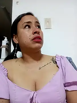 Snapshot of kamila_lovee chatting on March 2025 09:59:01 PM kamila lovee online show from March 2025 09:59:01 PM