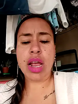 Snapshot of kamila_lovee chatting on March 2025 10:58:02 PM kamila lovee online show from March 2025 10:58:02 PM