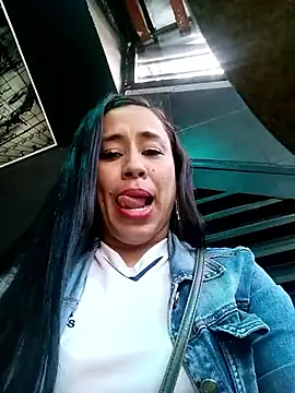 Snapshot of kamila_lovee chatting on March 2025 10:40:01 PM kamila lovee online show from March 2025 10:40:01 PM