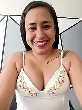 Snapshot of kamila_lovee chatting on September 2025 07:14:02 PM kamila lovee online show from September 2025 07:14:02 PM