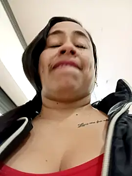 Snapshot of kamila_lovee chatting on September 2025 03:35:02 PM kamila lovee online show from September 2025 03:35:02 PM