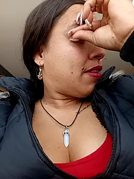 Snapshot of kamila_lovee chatting on October 2025 03:52:01 PM kamila lovee online show from October 2025 03:52:01 PM