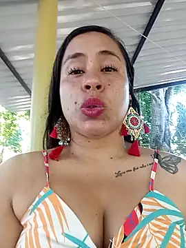 Snapshot of kamila_lovee chatting on October 2025 07:14:02 PM kamila lovee online show from October 2025 07:14:02 PM